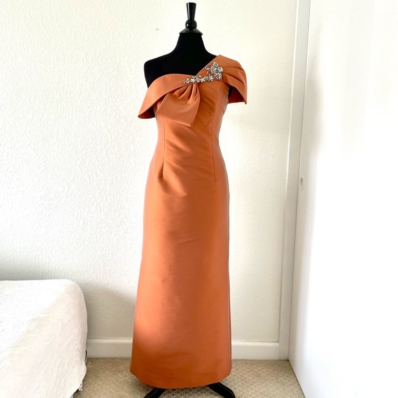 Sachin & Babi Ines Formal Gown in Copper size 6 - Picture 5 of 15